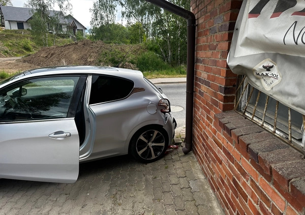 Peugeot 208 cena 13500 przebieg: 184000, rok produkcji 2012 z Góra małe 67